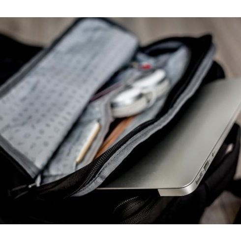 Kellys Transit 60 literes utazótáska városi használatra